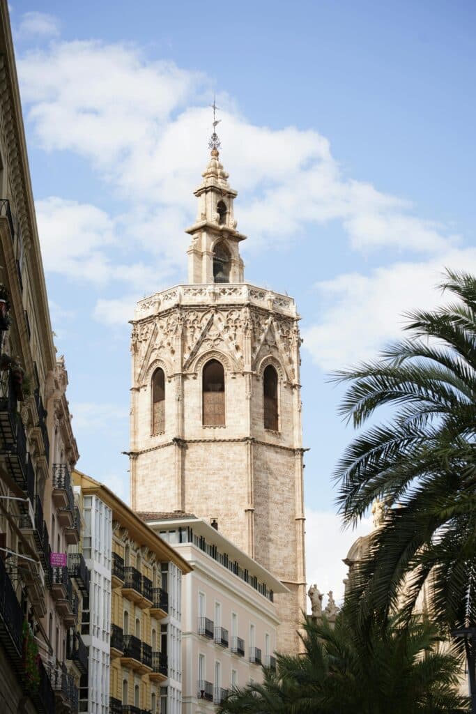 la torre del miguelete de valencia