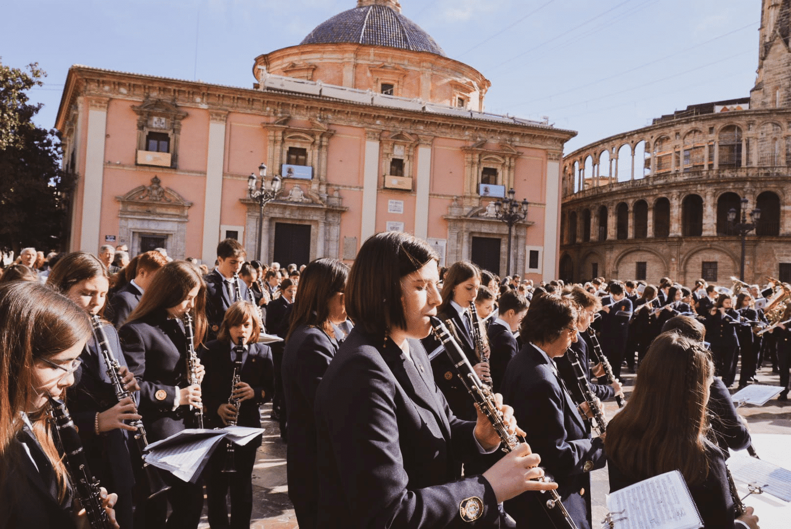 musical parade festival in valencia centre